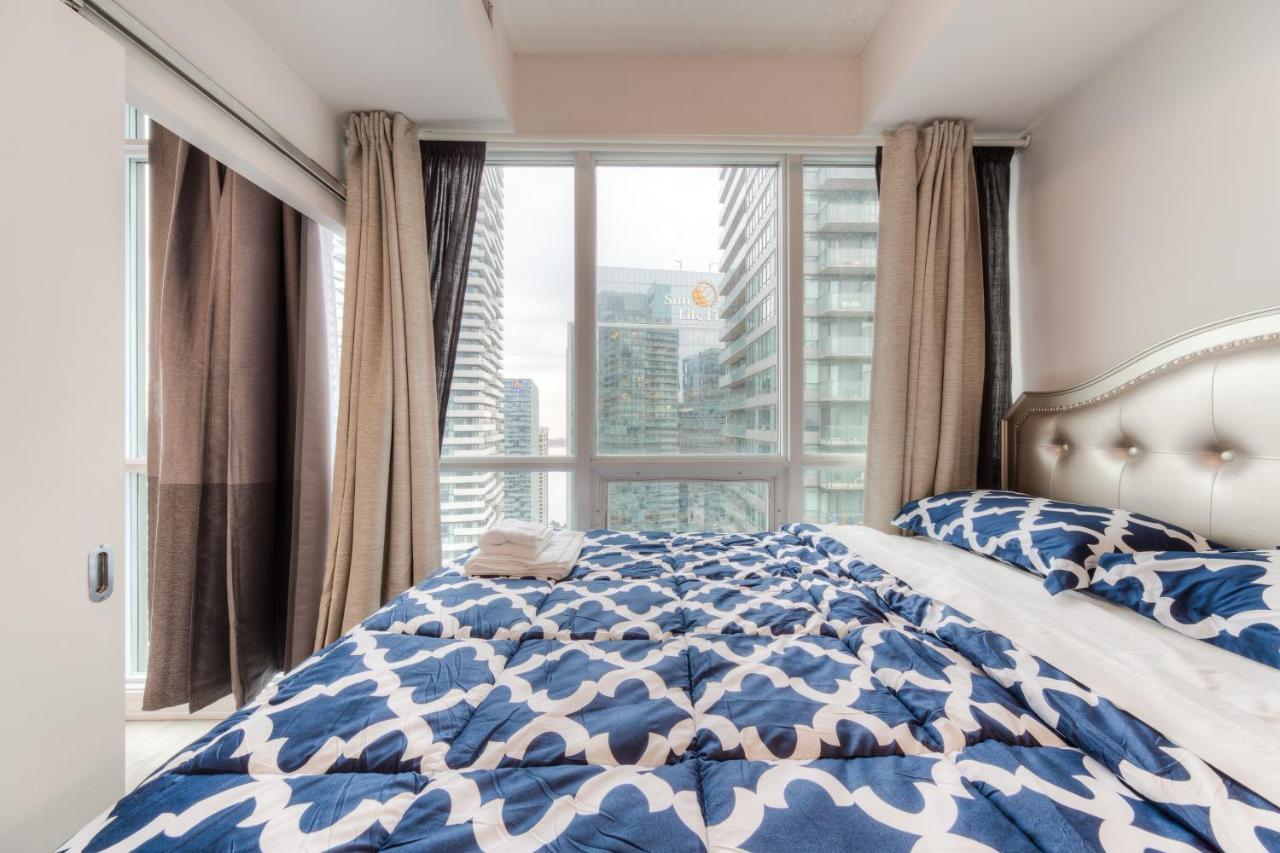 Stylish Newly Furnished Condo With Beautiful Lake View โตรอนโต ภายนอก รูปภาพ