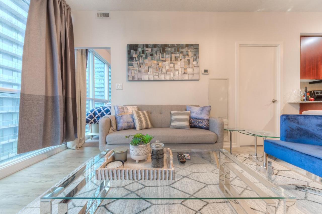 Stylish Newly Furnished Condo With Beautiful Lake View โตรอนโต ภายนอก รูปภาพ