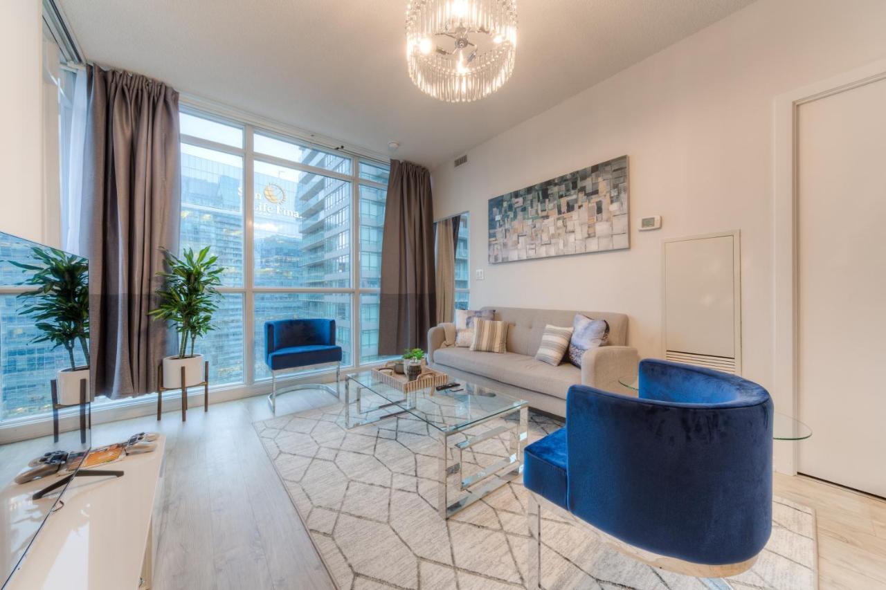 Stylish Newly Furnished Condo With Beautiful Lake View โตรอนโต ภายนอก รูปภาพ